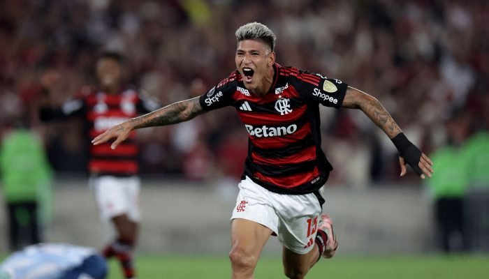 2025-10-23t022225z_1345161704_up1elan06lbfm_rtrmadp_3_soccer-libertadores-fla-rac.jpg
