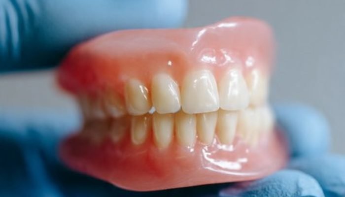 Câmara de Nova Andradina requer informações sobre fornecimento de próteses dentárias