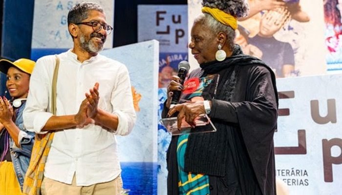conceicao_evaristo_e_jeferson_tenorio_na_flup_2024.jpg