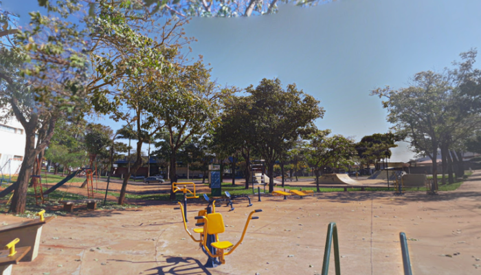 Vereadora sugere melhorias na iluminação da Praça da Rodoviária