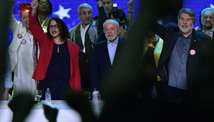 lula_no_congresso_do_pc_do_b-1093278.jpeg