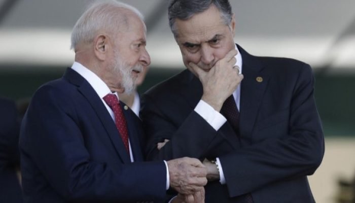 Lula ignora Barroso após anúncio de aposentadoria no STF