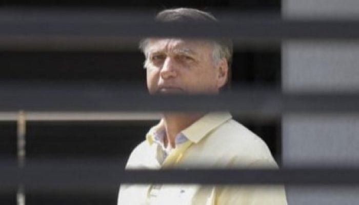 Enquete sobre Bolsonaro surpreende jornalista na rede X