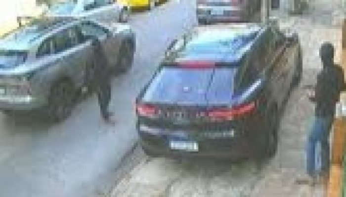 No Rio, bandidos atiram contra Porsche blindado que consegue escapar