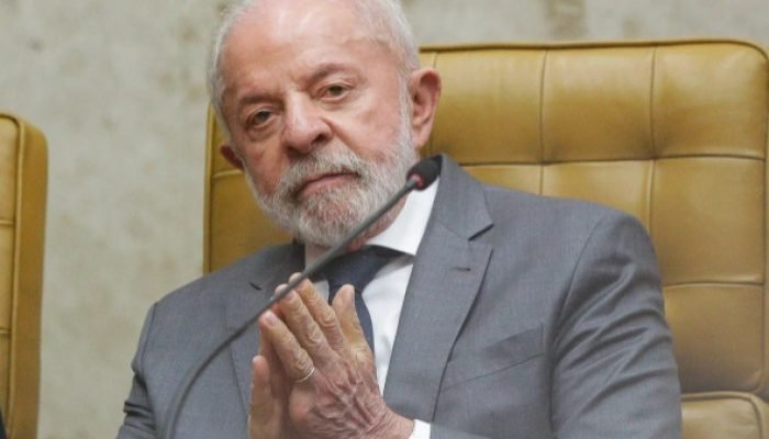 Lula recebe conselho para indicar logo substituto de Barroso no STF