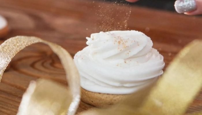 Anvisa proíbe glitter e pó decorativo à base de plástico em alimentos Anvisa proíbe glitter e pó decorativo à base de plástico em alimentos
