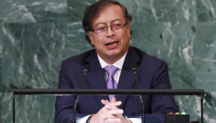 Gustavo Petro desafia sanções dos EUA e recusa 'se ajoelhar'