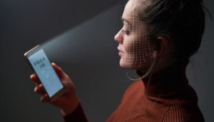 Reconhecimento facial obrigatório em redes sociais? Veja o projeto aprovado