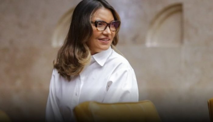 Em meio a polêmica, Janja é enviada a Paris pelo governo Lula