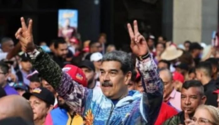 Maduro ameaça com perda de cidadania quem apoiar os EUA