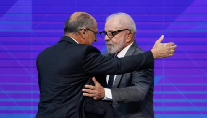 Gasolina no Brasil custa 8% acima da cotação internacional, diz Abicom