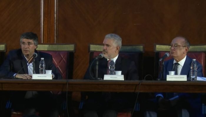 Réu do 8/1 Confronta Gilmar Mendes em Fórum na Argentina