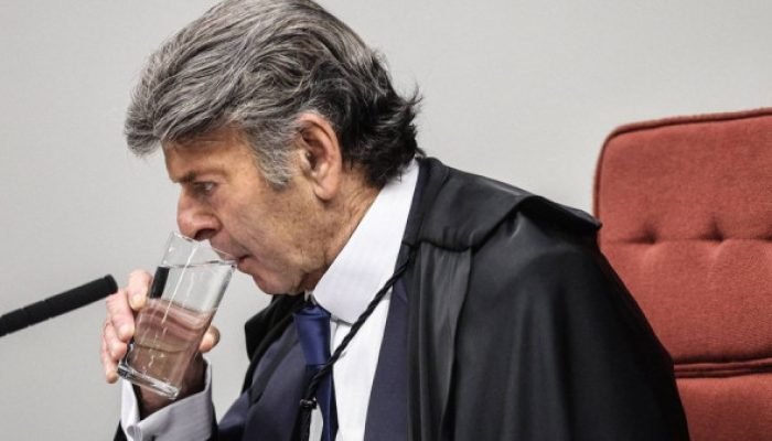 Ato de Fux em julgamento expõe tensão no STF com Gilmar Mendes