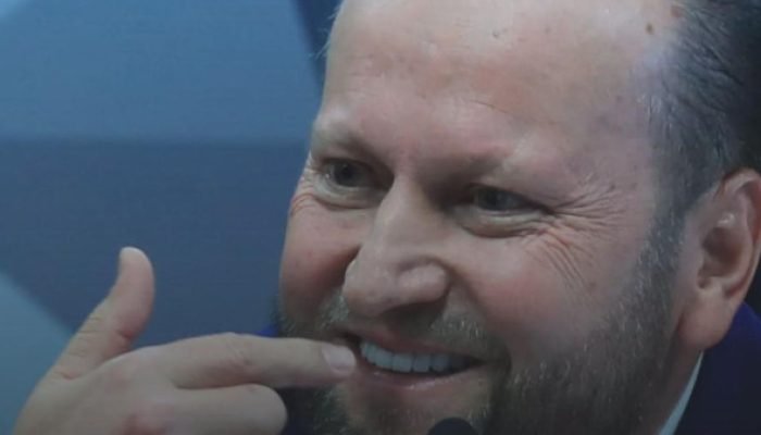 PF encontra mensagens de empresário tentando influenciar CPMI do INSS