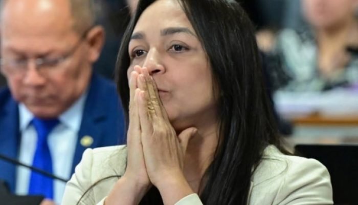 Após votar contra convocação do irmão de Lula, Eliziane Gama deixa de marcar presença na CPMI do INSS