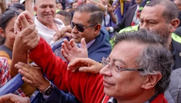 Presidente da Colômbia culpa 'nazistas de Bolsonaro' por mortes em operação no Rio