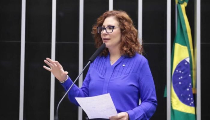 Defesa de Zambelli questiona juiz na Itália e aciona cortes internacionais