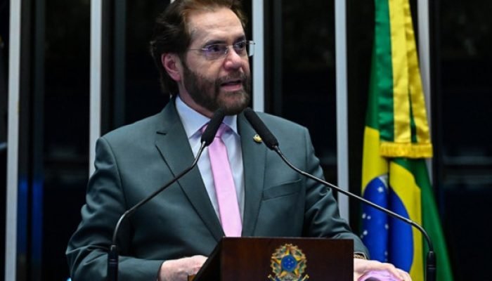 PEC que limita mandato de ministros do STF é defendida por Plínio Valério