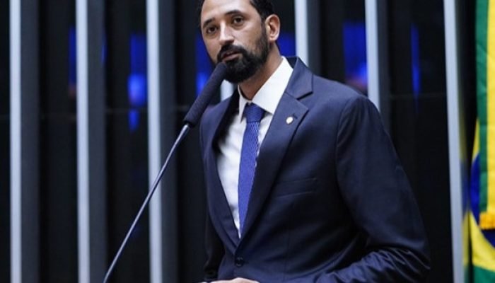 Casa de deputado federal é invadida em Minas Gerais
