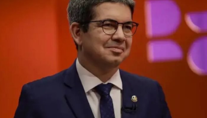 Substituto de Barroso no STF: Randolfe Rodrigues aponta nomes