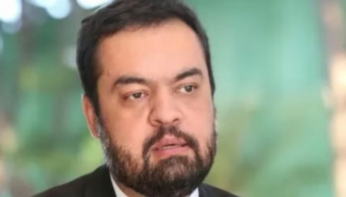 ‘Não prometeu nada e entregou tudo’: Cláudio Castro vira herói nacional após megaoperação contra o tráfico no Rio