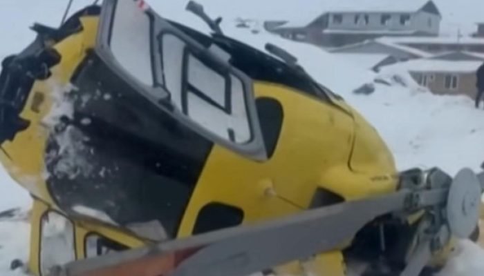 Helicóptero de Resgate Cai Perto do Campo Base do Everest