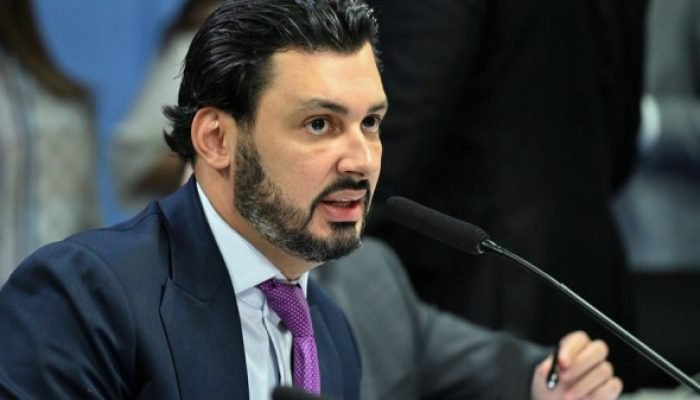 INSS: empresário investigado movimenta R$ 175 mi e mantém 14 carros de luxo