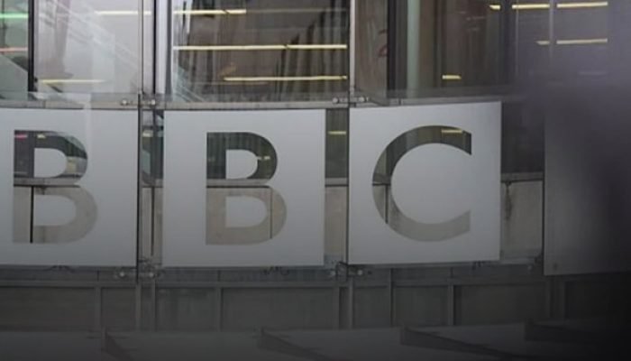 Chefes da BBC renunciam após polêmica de fakenews sobre Donald Trump