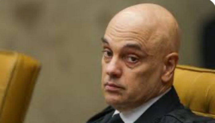 Moraes libera Bolsonaro para ter visitas médicas e internação sem aval