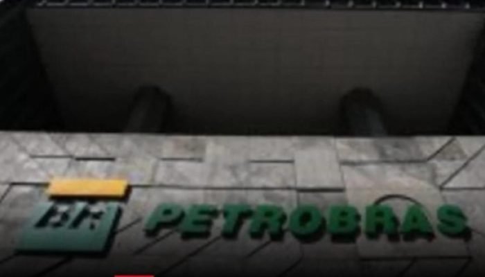 Petrobras cria programa de demissão voluntária para 1,1 mil empregados