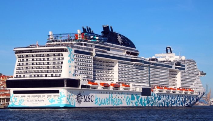 Navio MSC Euribia Exibe Aviso Inusitado de 'Guardas Armados' para Afastar Piratas no Oceano Índico