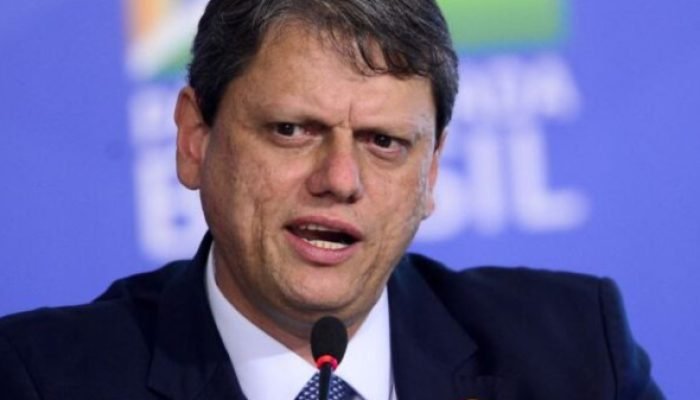 Pedido de investigação contra Tarcísio é arquivado por Moraes