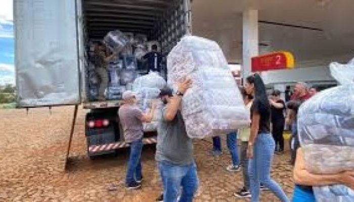 Luciano Hang envia doações a cidade destruída por tornado; VEJA VÍDEO