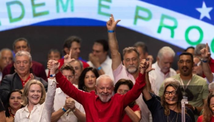 Após exonerações, centrão articula reação contra governo Lula