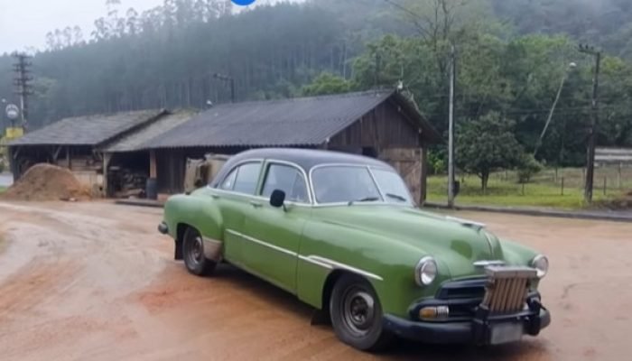 Veículo movido a lenha em SC percorre até 80 km e liga com fósforo