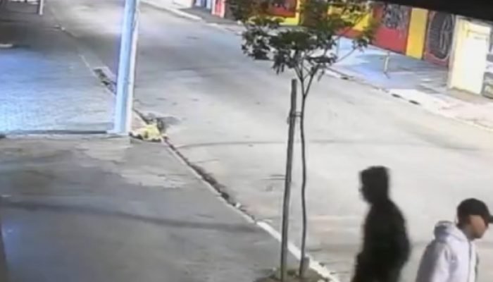 Tabacaria é alvo de furto na Zona Leste de SP; prejuízo chega a R$ 100 mil