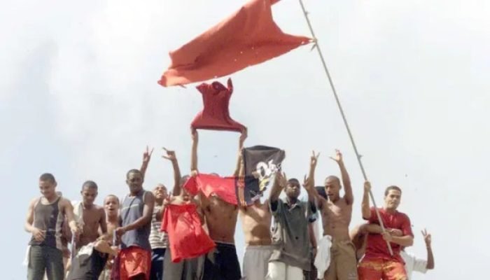 Comando Vermelho Supera Exércitos de Países Vizinhos em Efetivo, Revela Relatório