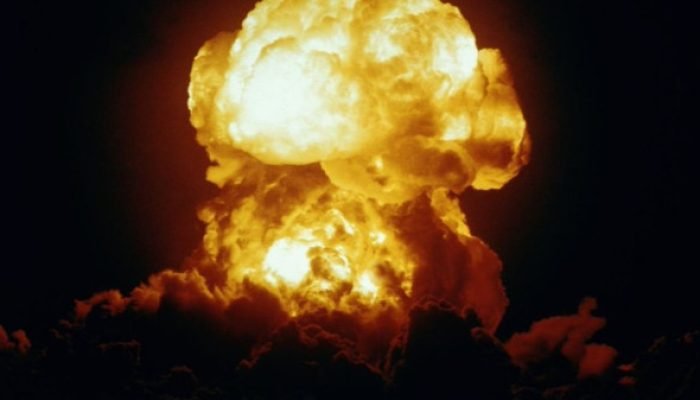 PEC apresentada por Kim Kataguiri quer liberar produção de armas nucleares