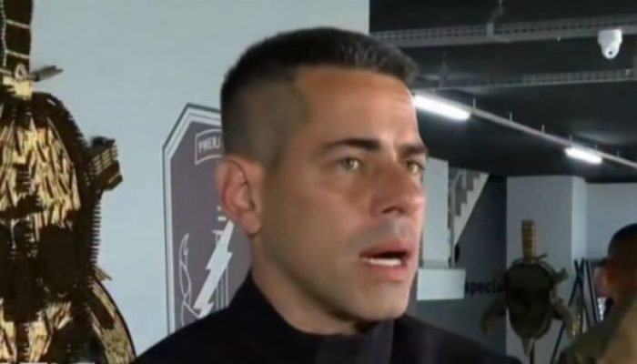 'Ninguém vai parar a gente', diz comandante do Bope em velório de PMs