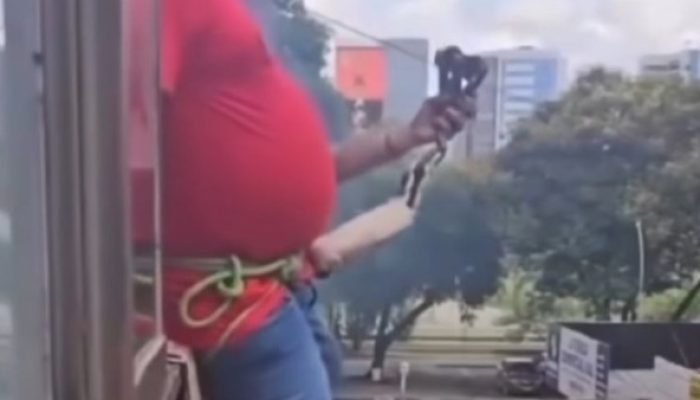 Participante de treinamento de incêndio sofre queda de tirolesa em Brasília