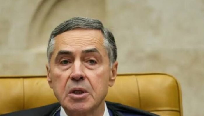 Barroso diz que STF tem protagonismo excessivo