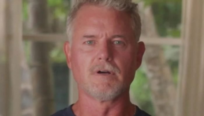 Ator de Grey's Anatomy, com doença terminal, é visto em cadeira de rodas