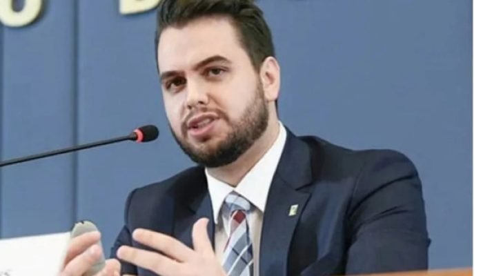 EUA nega entrada de Filipe Martins e cita Moraes, diz governo