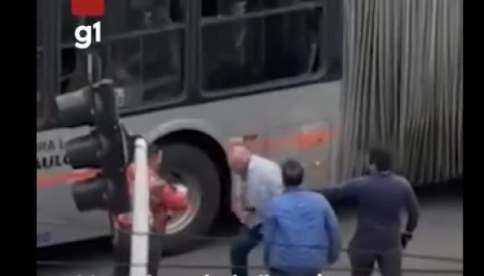 Motorista de ônibus é atacado durante briga em Pinheiros, Zona Oeste de São Paulo