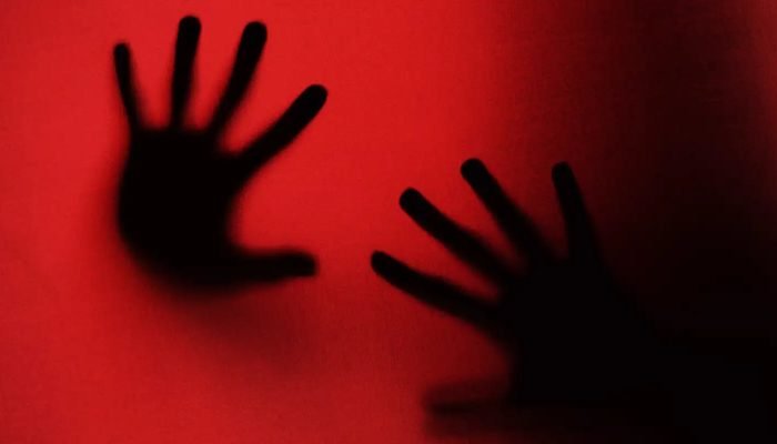 silhuetas-a-de-maos-aterrorizantes-no-estudio_0.jpg