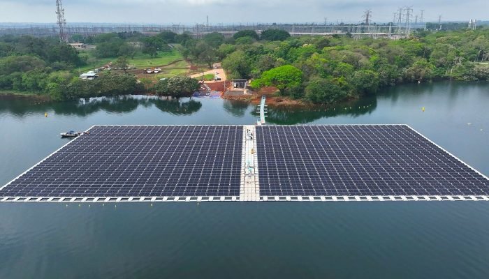 usina_de_itaipu_termina_montagem_de_ilha_solar02.jpg